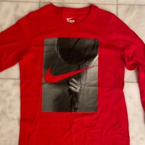 BRAND NEW Boys Nike Long Sleeve Shirt